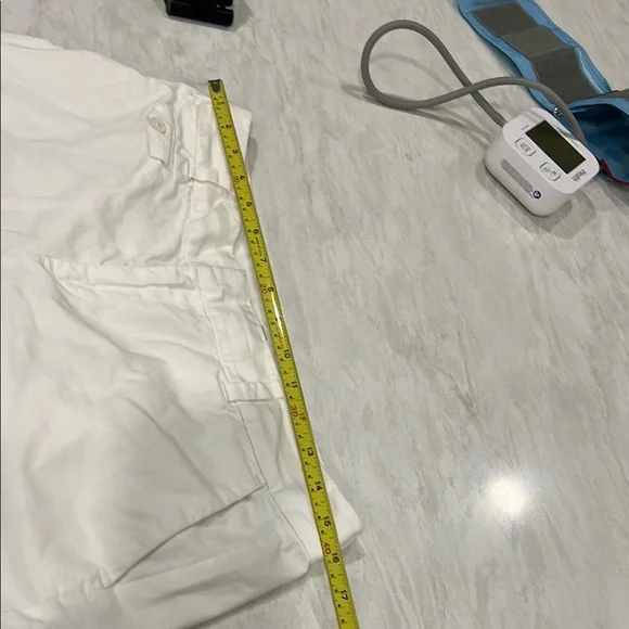 Loft cotton Women's White Shorts. Size 8 - Picture 5 of 6